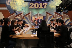 討論席が一覧でわかる様な写真