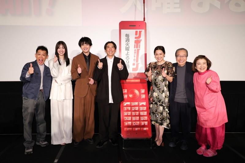 テレビ朝日「リボーン ～最後のヒーロー～」１話お披露目会＆トークイベント　フォトセッション　高橋一生、中村アン、鈴鹿央士、横田真悠、小日向文世、柳沢慎吾、岸本加世子