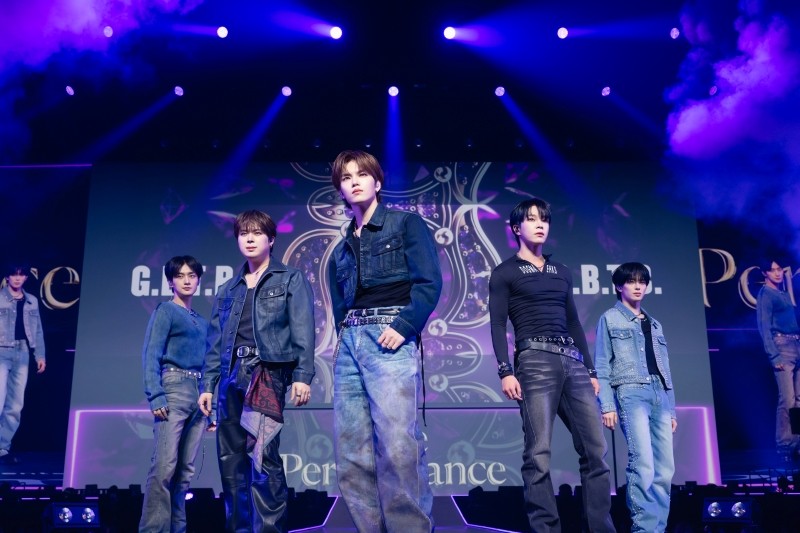 『マイナビ presents The Performance』 VERIVERY　パフォーマンスフォト　ヨンスン、カンミン、ホヨン、ドンホン、ヨノ、ミンチャン、ケヒョン