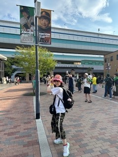 ②